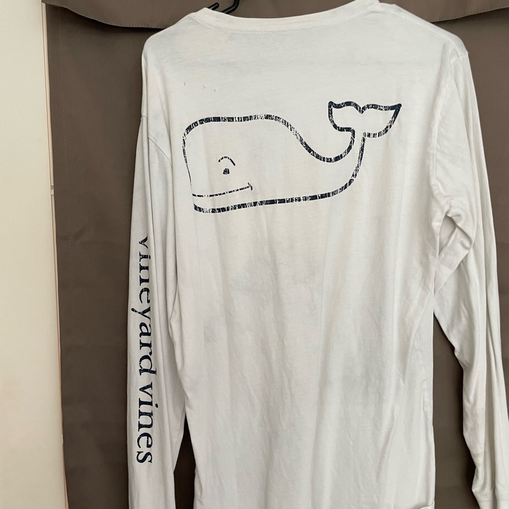 White men’s long sleeve tee.